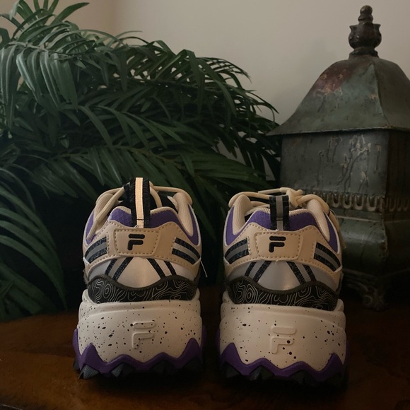 Fila Oakmont TR Women’s Purple, Pink and Beige Sneakers - Picture 5 of 10